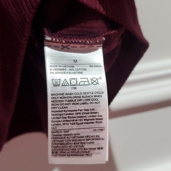 Gap Ribbed Burgundy Tank- Size Medium- NWOT (Does Not Come With Belt) - Picture 6 of 7